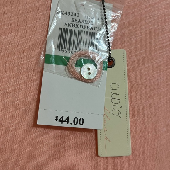 Ladies Peach top with ruffle bottom - size Large - Picture 3 of 3